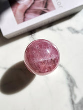 画像をギャラリービューアに読み込む, High Grade - Asterism Star Rose Quartz Sphere - Hot Pink 632g #37
