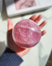 画像をギャラリービューアに読み込む, High Grade - Asterism Star Rose Quartz Sphere - Hot Pink 632g #37
