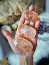 Cargar imagen en el visor de la galería, Fire Quartz / Red Hematoid Palm Stone Set - 3pcs #223
