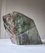 Load image into Gallery viewer, Lodolite / Garden Quartz Freeform #184
