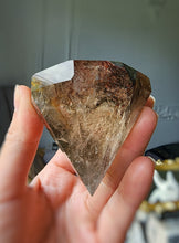 將圖片載入圖庫檢視器 Smoky Garden Quartz Diamond - 180g #137
