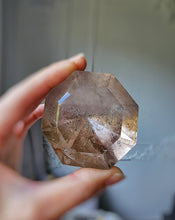 Cargar imagen en el visor de la galería, Smoky Quartz Diamond - 157g #148
