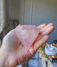 Load image into Gallery viewer, Rose Quartz Diamond - 206g #122
