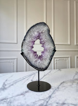 將圖片載入圖庫檢視器 Large Amethyst Portal / Slab on stand - 4.47kg #3
