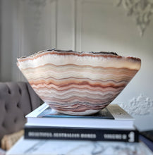 Cargar imagen en el visor de la galería, Large Mexican Onyx Bowl - 5.28kg
