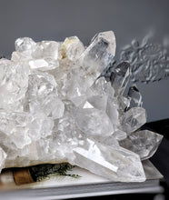 將圖片載入圖庫檢視器 Premium Grade Large Himalayan Quartz Cluster - 4.85kg #261
