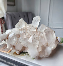 將圖片載入圖庫檢視器 Himalayan Quartz Cluster with Chlorite Inclusion - 2.53kg #266
