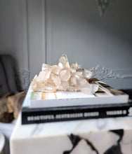 画像をギャラリービューアに読み込む, Peach Himalayan Quartz Cluster - 1.4kg #275
