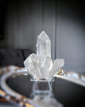 Cargar imagen en el visor de la galería, Himalayan Quartz Cluster on Stand - 490g #279
