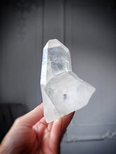 Cargar imagen en el visor de la galería, Himalayan Quartz Cluster - 440g #286
