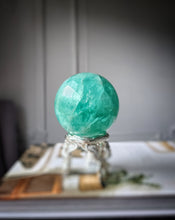 画像をギャラリービューアに読み込む, Green Fluorite Sphere - 620g #22
