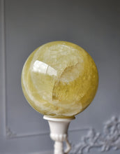 画像をギャラリービューアに読み込む, Lemon Citrine Quartz Sphere - 1.63kg #251
