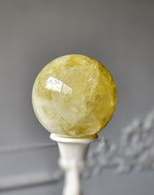 画像をギャラリービューアに読み込む, Lemon Citrine Quartz Sphere - 665g #21
