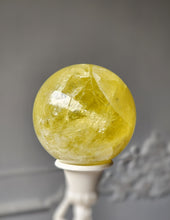 画像をギャラリービューアに読み込む, Lemon Citrine Quartz Sphere - 665g #21
