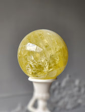 画像をギャラリービューアに読み込む, Lemon Citrine Quartz Sphere - 665g #21
