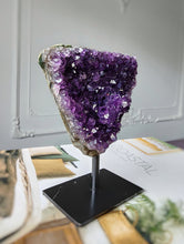 將圖片載入圖庫檢視器 Amethyst Cluster on Metal Stand - 508g #37
