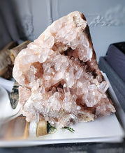 画像をギャラリービューアに読み込む, | Unique | Pink Himalayan Quartz Cathedral / Cave / Geode - 4.15kg #298
