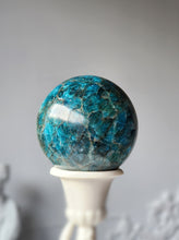 Cargar imagen en el visor de la galería, Blue Apatite Sphere - 390g #77
