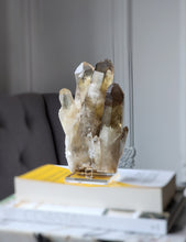 將圖片載入圖庫檢視器 Smoky Citrine Quartz Cluster on stand - 1kg #86
