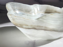 Load image into Gallery viewer, Mexican Onyx Bowl - 1.14kg #155
