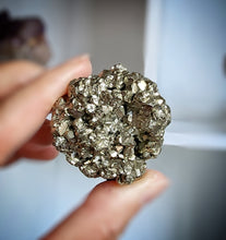 Cargar imagen en el visor de la galería, Pyrite Piece / Cluster - small 76g
