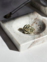 이미지를 갤러리 뷰어에 로드 , Pyrite Piece / Cluster - small 76g
