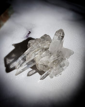 Cargar imagen en el visor de la galería, Himalayan Quartz Cluster - small 308g #46
