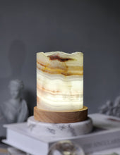 画像をギャラリービューアに読み込む, Onyx Lamp / Round Pillar with LED Light Base - 702g #90
