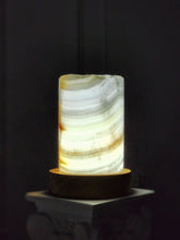 將圖片載入圖庫檢視器 Onyx Lamp / Round Pillar with LED Light Base - small #93
