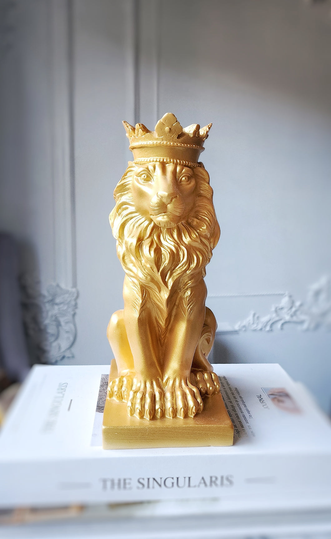 Large Lion Stand / Sphere Holder - Gold