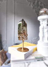 將圖片載入圖庫檢視器 Garden Quartz / Lodolite Tower on Gold Satnd - 997g #167
