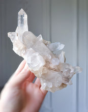 Cargar imagen en el visor de la galería, Himalayan Quartz Cluster - 430g #333
