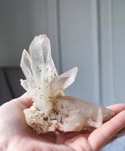 画像をギャラリービューアに読み込む, Himalayan Quartz Cluster with Inclusion - small 136g #335
