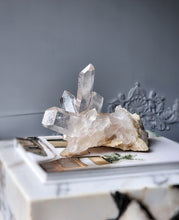 画像をギャラリービューアに読み込む, High Grade Himalayan Quartz Cluster - 955g #343
