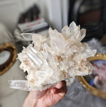 画像をギャラリービューアに読み込む, Icy Himalayan Quartz Cluster - 898g #370
