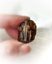 이미지를 갤러리 뷰어에 로드 , Golden Tourmaline Raw Stones / Mini Pieces - 50g Pack
