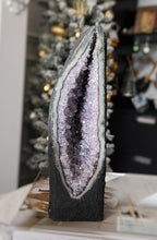 Load image into Gallery viewer, Amethyst Geode / Cave - small 908g #31
