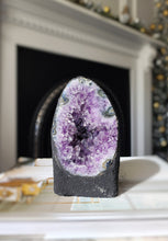 Load image into Gallery viewer, Amethyst Geode / Cave - small 841g #33
