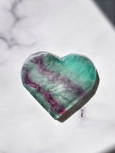 將圖片載入圖庫檢視器 Watermelon Fluorite Heart Bowl - 712g #958
