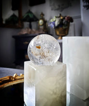 Load image into Gallery viewer, Clear quartz Sphere - 357g #120
