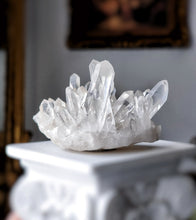 Cargar imagen en el visor de la galería, Clear Quartz Cluster - small 127g #23
