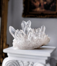 Cargar imagen en el visor de la galería, Clear Quartz Cluster - small 127g #23
