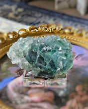 Cargar imagen en el visor de la galería, High Grade Green Fluorite Cluster  - 944g #130
