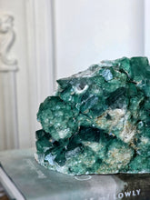 將圖片載入圖庫檢視器 Green Fluorite Cluster - 1.47kg #83
