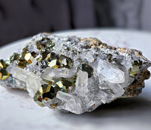 將圖片載入圖庫檢視器 Golden Pyrite in Clear Quartz Cluster - 447g #99
