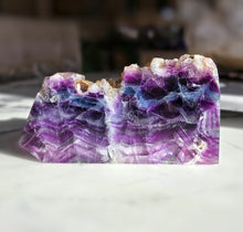 將圖片載入圖庫檢視器 Rainbow Fluorite Tower - Half Raw Half Polished - 573g #286
