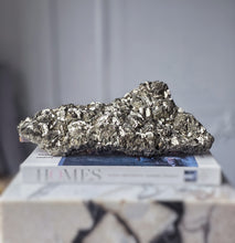 將圖片載入圖庫檢視器 Large Pyrite on Fluorite Cluster - 2.82kg #125
