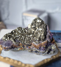 將圖片載入圖庫檢視器 Pyrite on Fluorite Cluster - 506g #130
