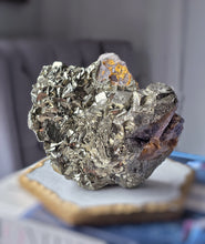 將圖片載入圖庫檢視器 Pyrite on Fluorite Cluster - 1.12kg #131
