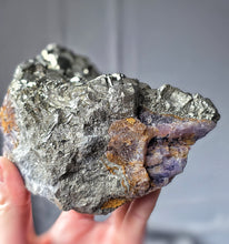 將圖片載入圖庫檢視器 Pyrite on Fluorite Cluster - 1.12kg #131
